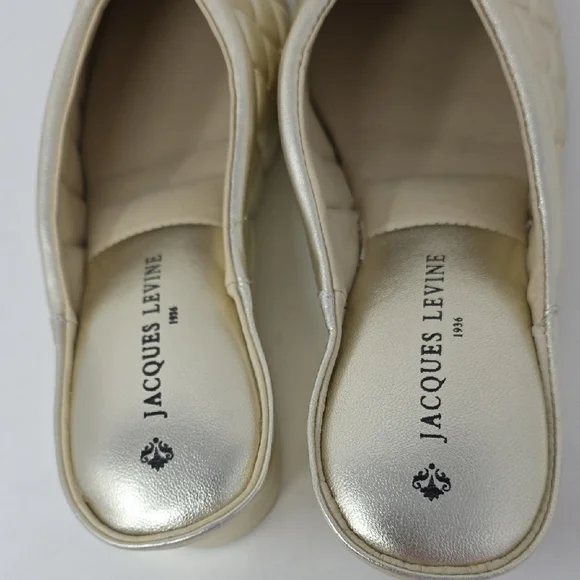 Jacques Levine Elegant Women's Gold Quilted Slippers Size 8 - Picture 5 of 6